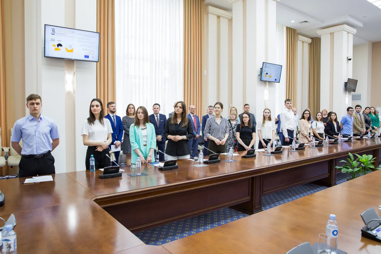 Впервые 47 студентов и выпускников пройдут практику в госучреждениях Молдовы