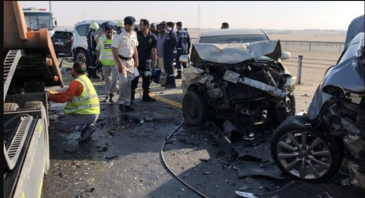 В столице ОАЭ произошло ДТП с участием 44 автомобилей, пострадали 22 человека