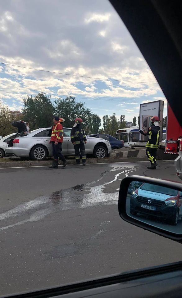 Авария на Виадуке: мать и двое детей попали в больницу