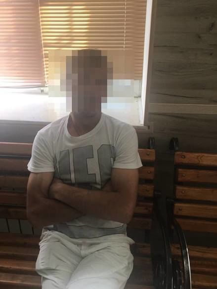 Одессит ворвался в школу с топором, чтобы защитить ребенка от обидчиков