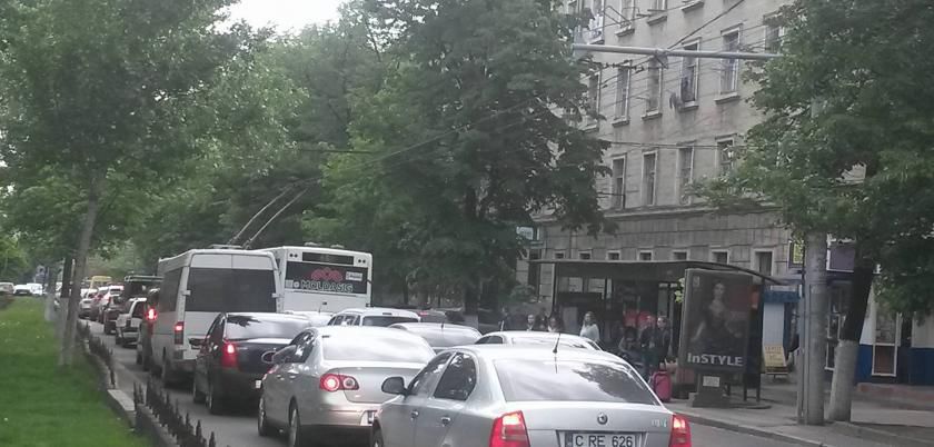 Предпасхальная суета парализовала движение в Кишиневе