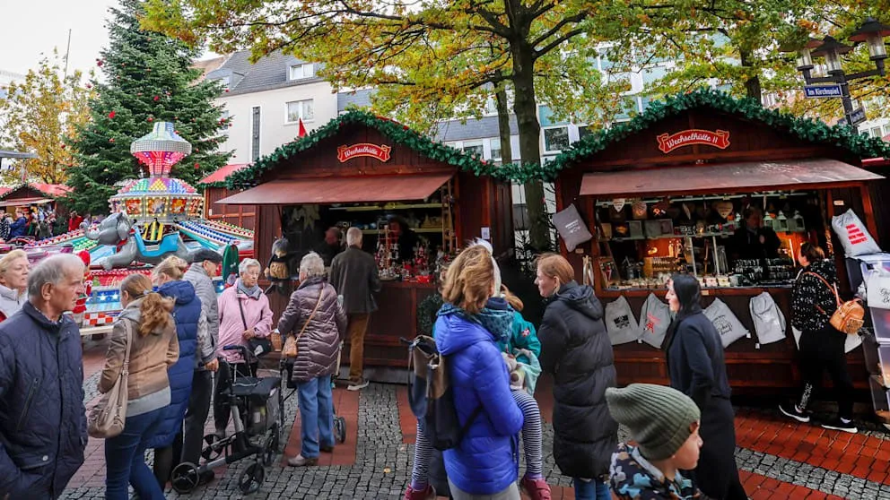 Primele piețe de Crăciun s-au deschis în Germania