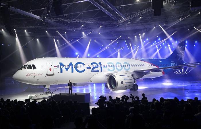 Состоялся первый полет нового магистрального самолета МС-21