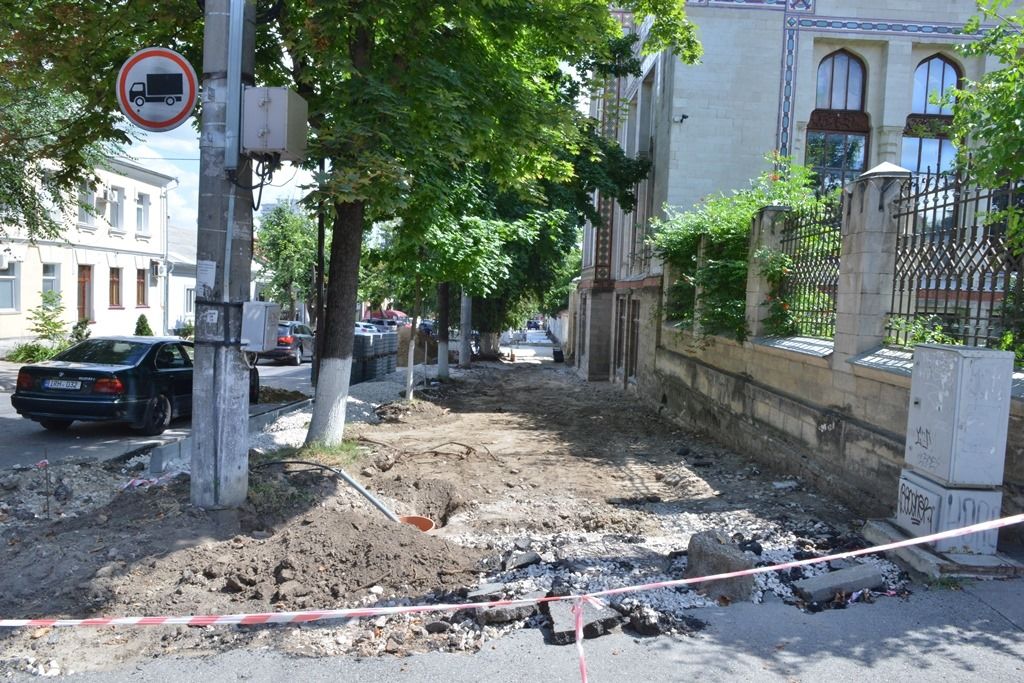 Начались работы по реконструкции пешеходной зоны в историческом центре столицы