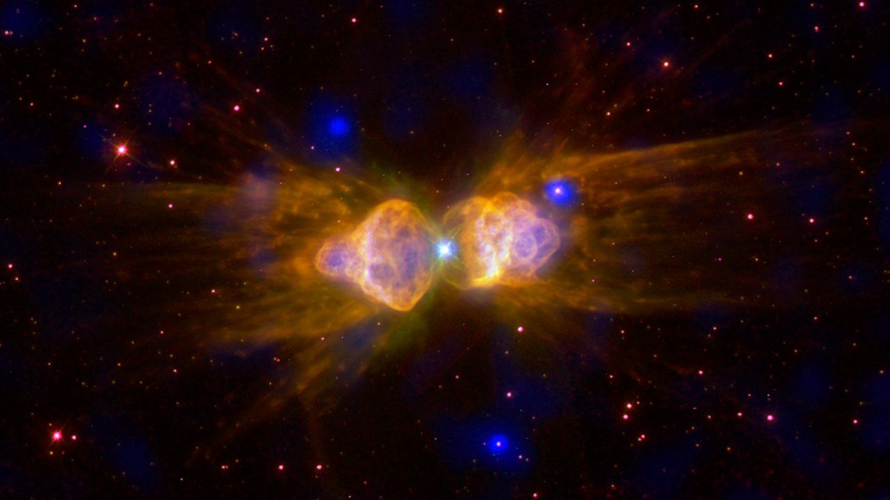 Растянутая на триллионы километров: Телескоп NASA сфотографировал впечатляющую туманность