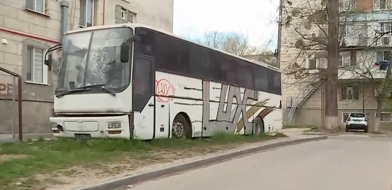 Автомобили, годами брошенные на улицах, вызывают недовольство в Кишиневе