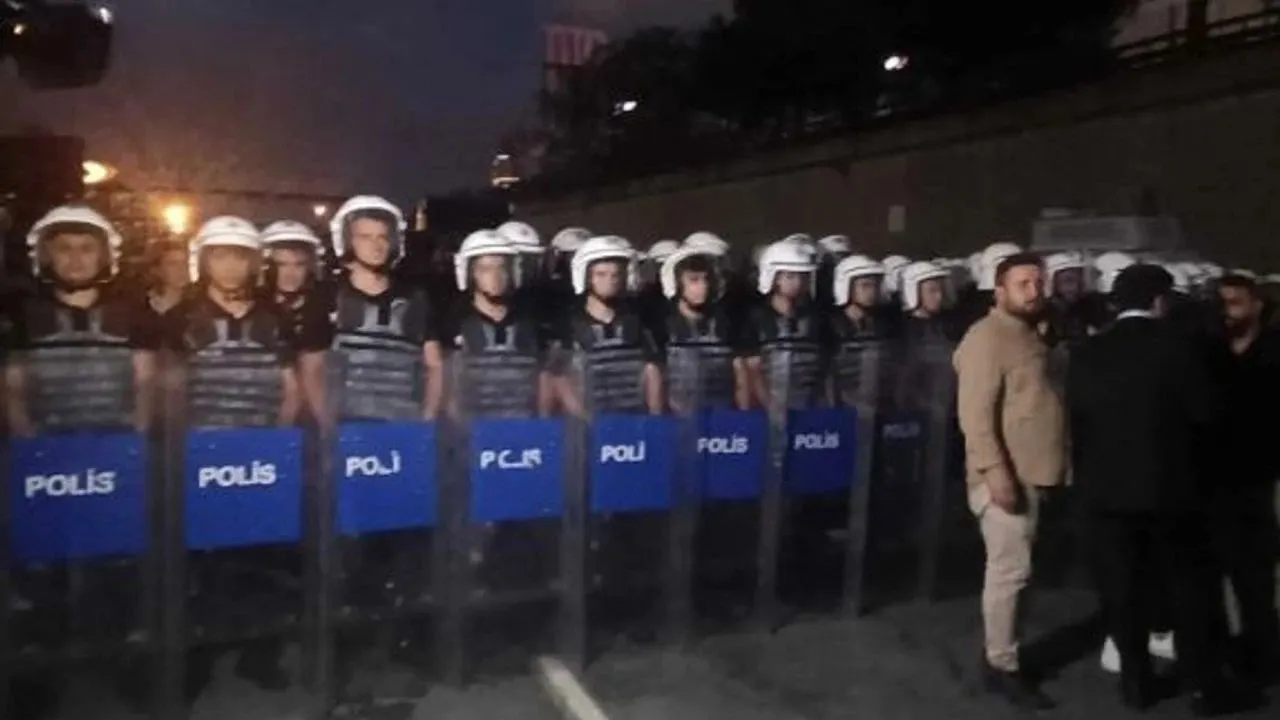 В Стамбуле проходят массовые акции протеста