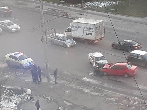 В результате  ДТП в столице два автомобиля превратились в груду металлолома