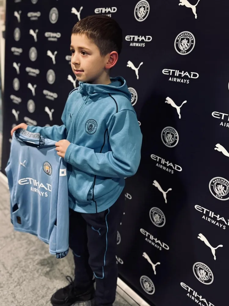 Un fotbalist de opt ani din Moldova a semnat un contract cu Manchester City
