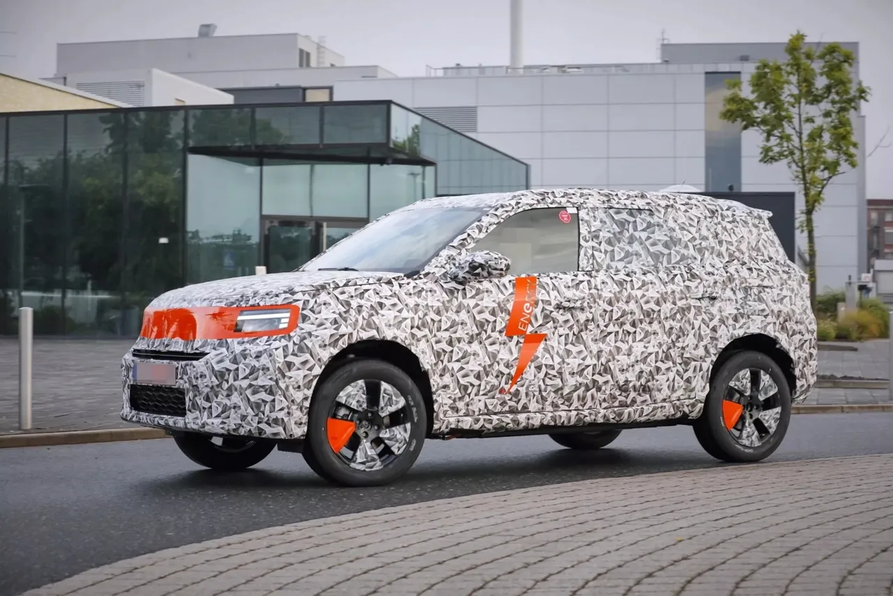 Самый доступный кроссовер Opel показали за год до премьеры