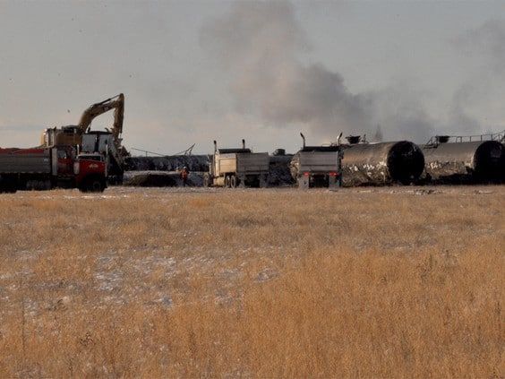 В Канаде сошли с рельсов 39 цистерн грузового поезда