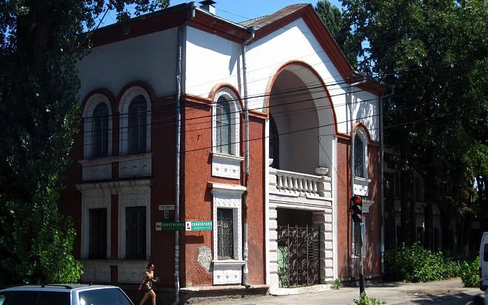 Старинное здание в центре Кишинева сносят ради новостройки