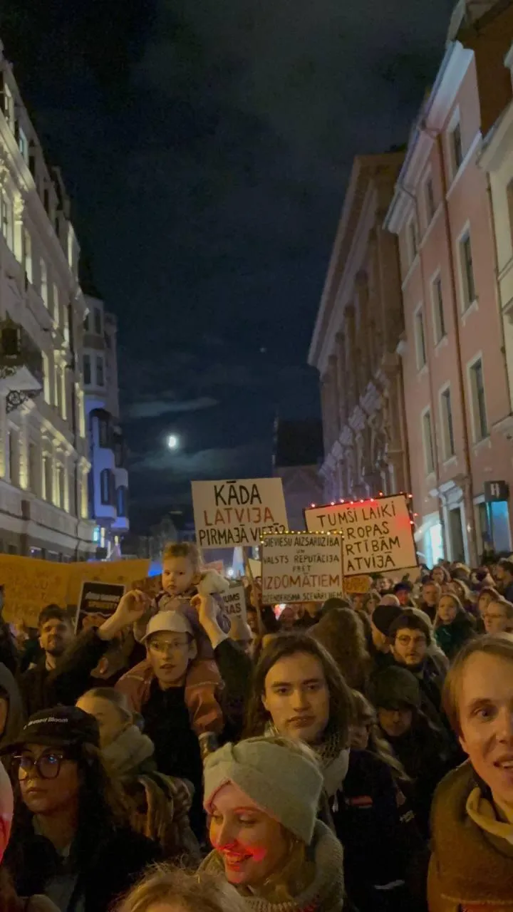 Proteste în fața Parlamentului leton față de retragerea țării din convenția privind combaterea violenței domestice