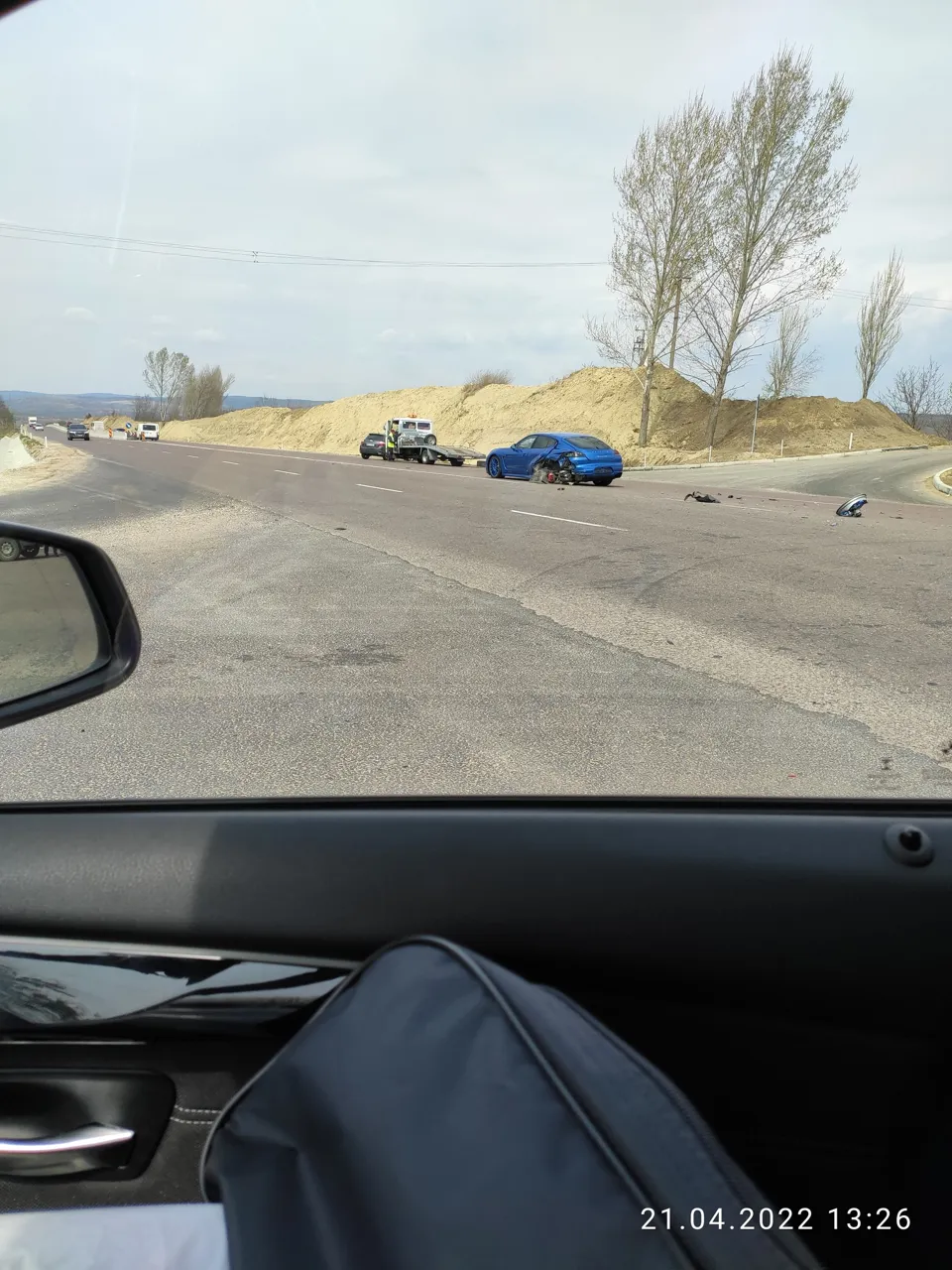 В Страшенском районе Porsche попал в ДТП и лишился колеса