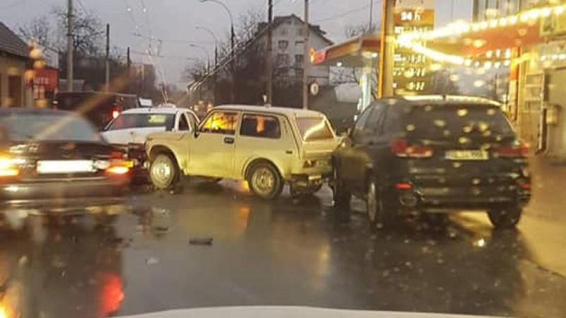 Цепное ДТП в Дурлештах: столкнулись 4 автомобиля