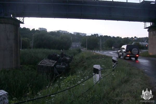 В Рыбнице перевернулся КамАЗ с металлоломом