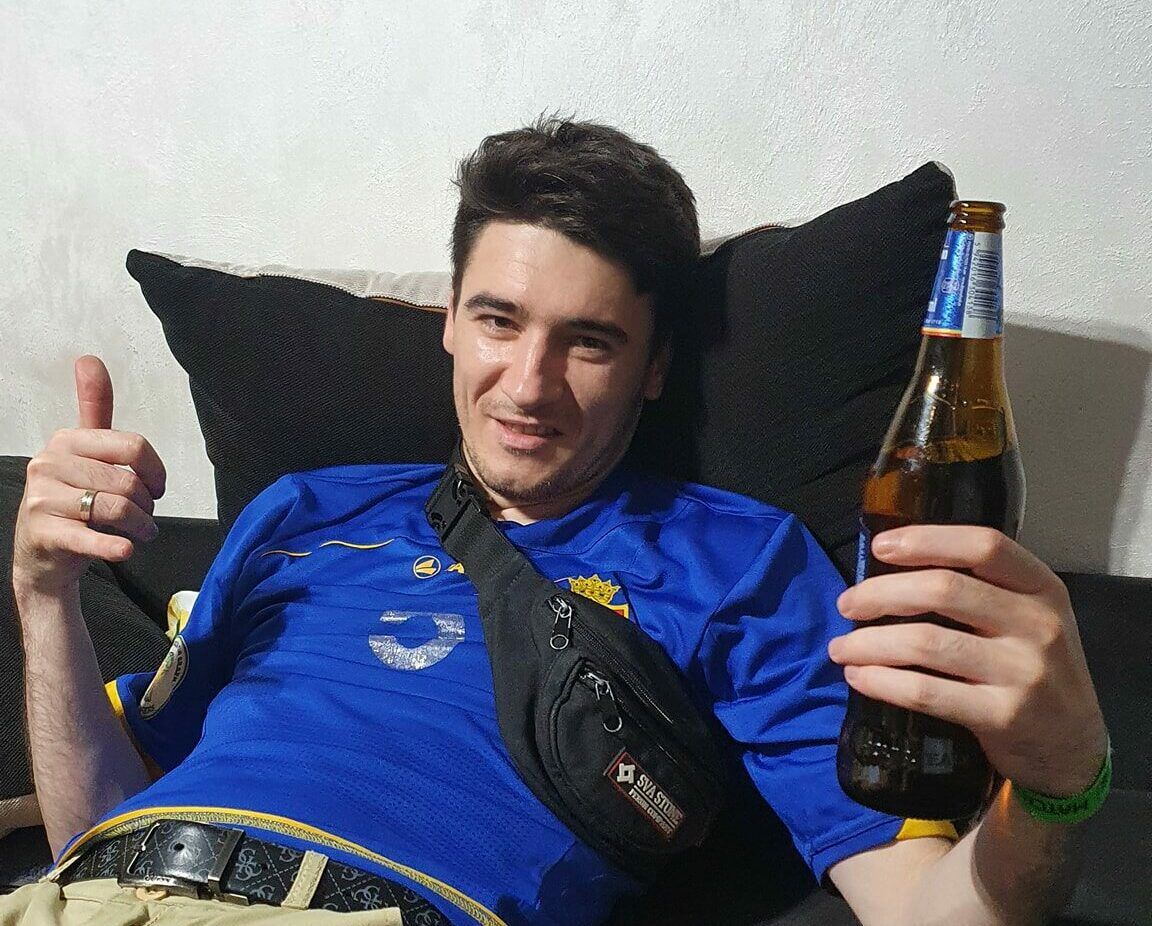 Молдаванин, выбежавший на поле во время матча, передал привет Лукашенко