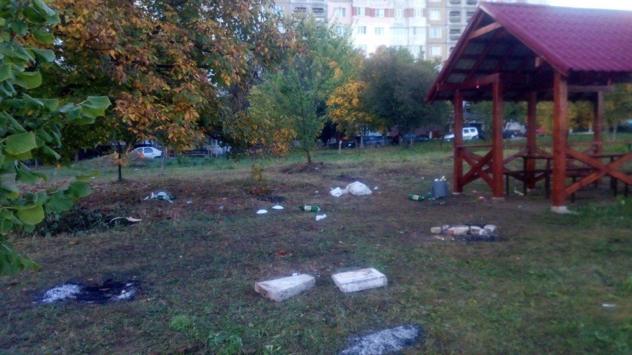 В Бельцах любители отдыха на природе оставили после себя кучи мусора