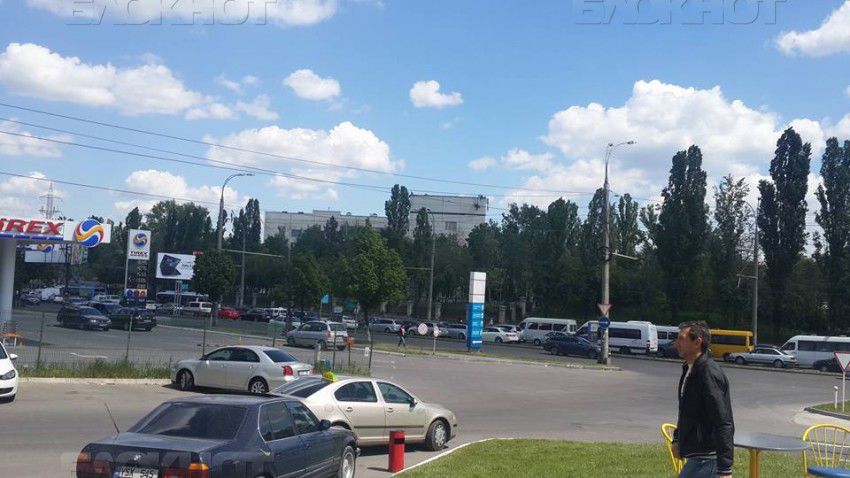 На Виадуке из-за аварии образовалась пробка