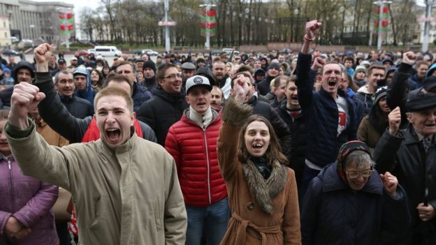 Оппозиция устроила первомайское шествие в центре Минска
