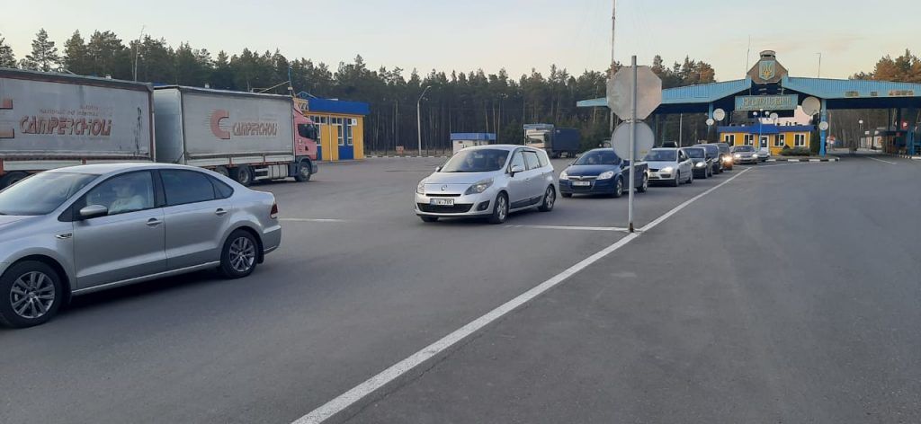 Еще 55 граждан Молдовы, заблокированные на границе, доставлены домой