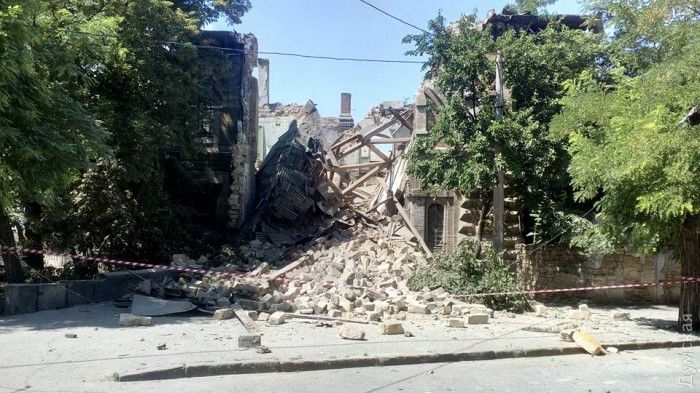 В Одессе рухнул Масонский дом - под завалами могут быть люди