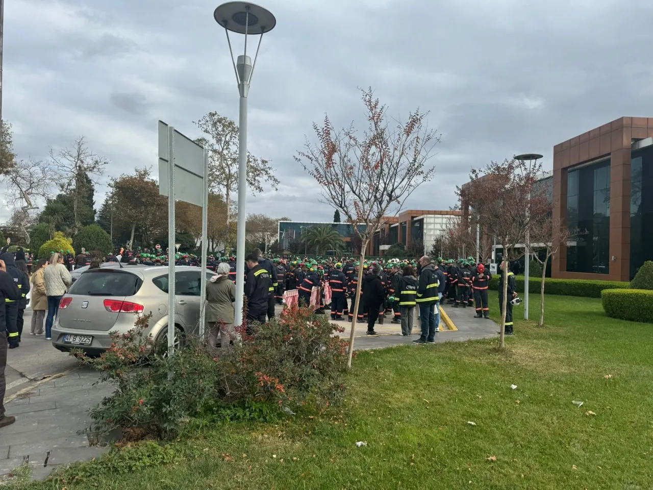 В результате взрыва на НПЗ в Турции пострадали 12 человек