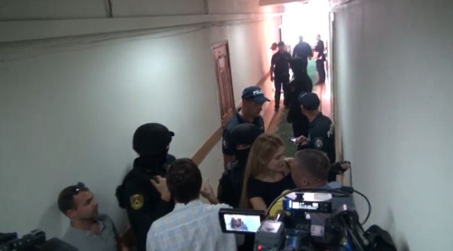 Сотрудники спецслужб в масках привезли Вячеслава Платона в суд сектора Буюканы
