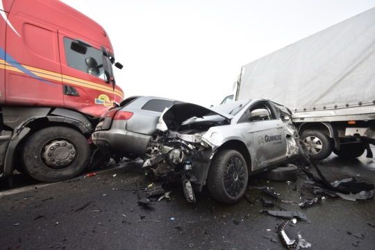 В Польше из-за тумана столкнулись более 70 авто