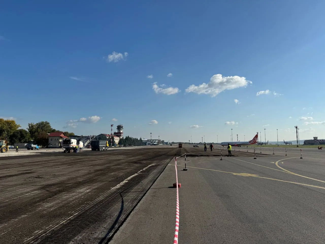 Aeroportul Internațional Chișinău a început lucrările de reparație a parcărilor de aeronave