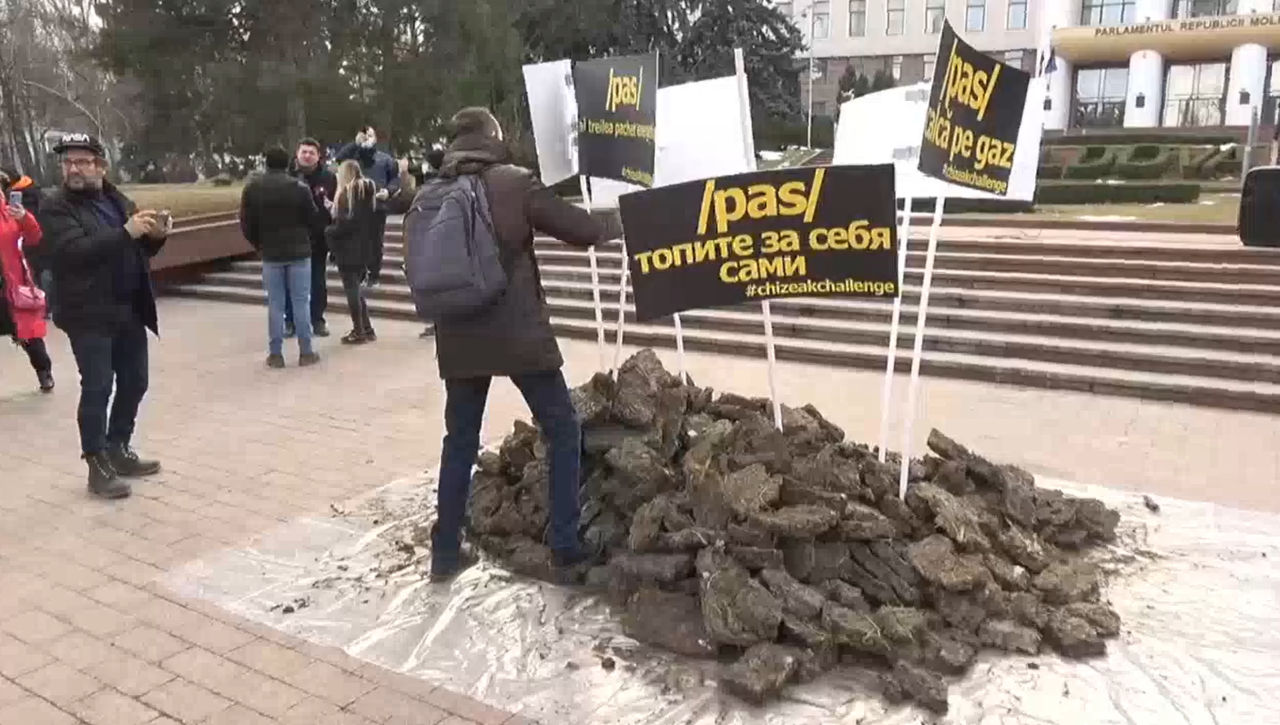 В центре Кишинева прошел протест против повышения тарифов на газ и отопление