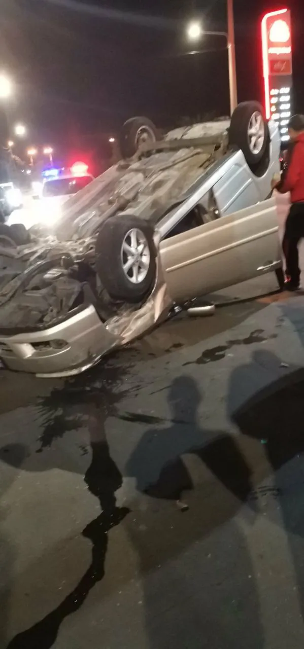В Кишиневе водитель не справился с управлением и перевернулся