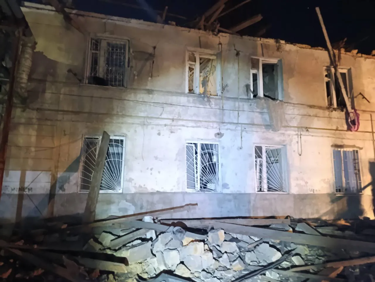 Clădiri rezidențiale și un obiectiv industrial, avariate la Odesa în urma unui atac rusesc