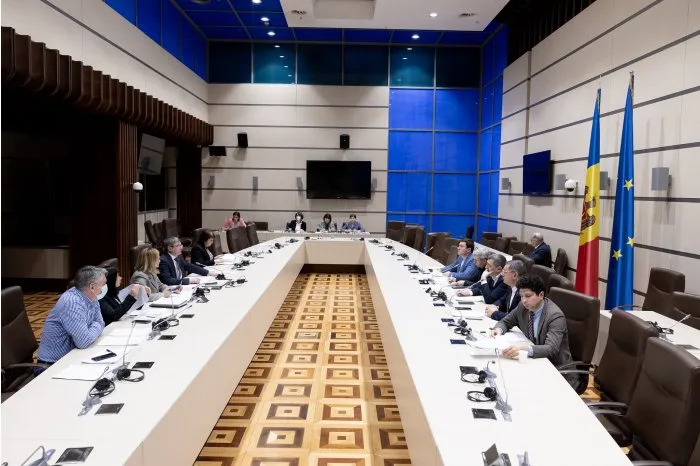 Гросу - сенаторам Румынии: Крайне важно повысить нашу обороноспособность