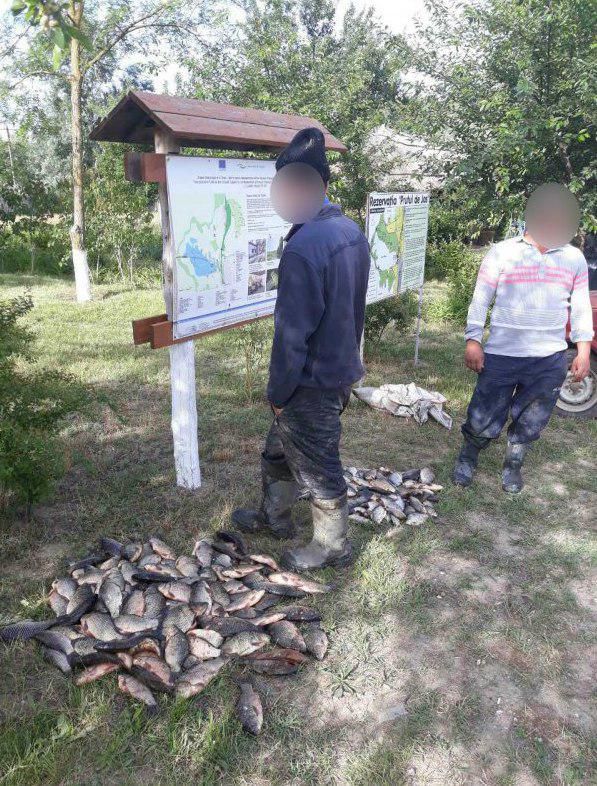 Двух рыбаков оштрафовали за нарушение режима приграничной зоны и незаконную ловлю