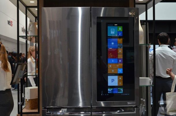 LG представила холодильник с Windows 10