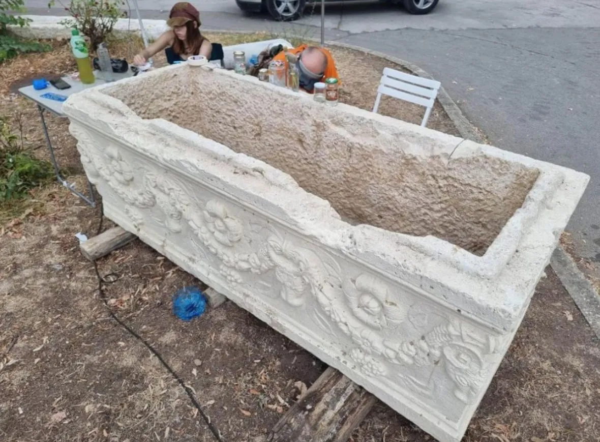 Саркофаг римской эпохи служил барной стойкой на курорте в Варне