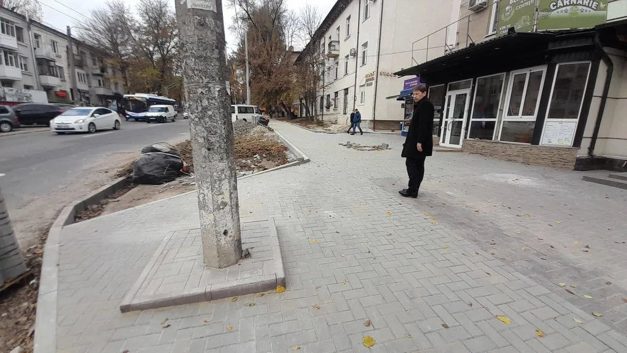 Продолжаются ремонтные работы на улице Тудор Владимиреску в секторе Рышкановка