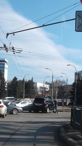 Двое столичных водителей не смогли поделить дорогу