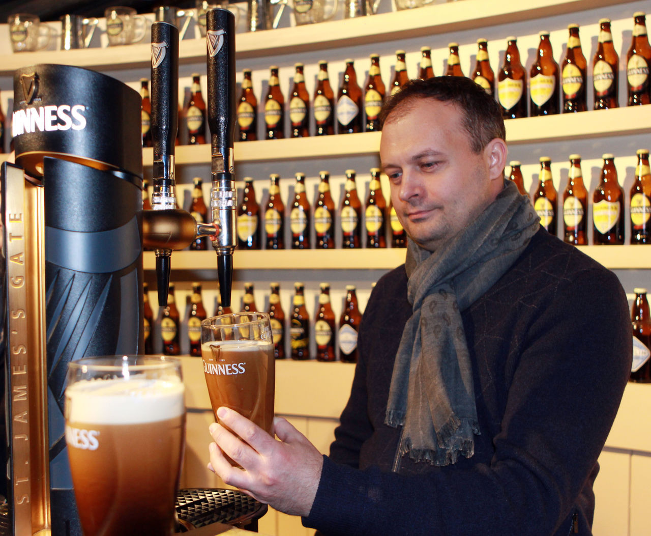 Спикер молдавского парламента посетил пивной завод Guinness