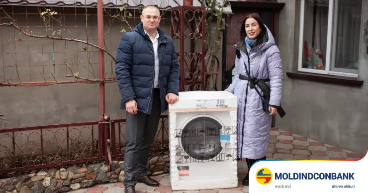 Moldindconbank в канун Нового года сделал подарки двум сестрам, прикованным к постели