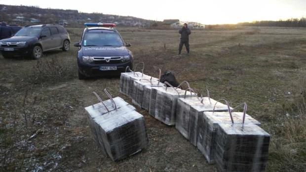 Шестеро подозреваемых в контрабанде сигарет безуспешно пытались бежать от пограничной полиции