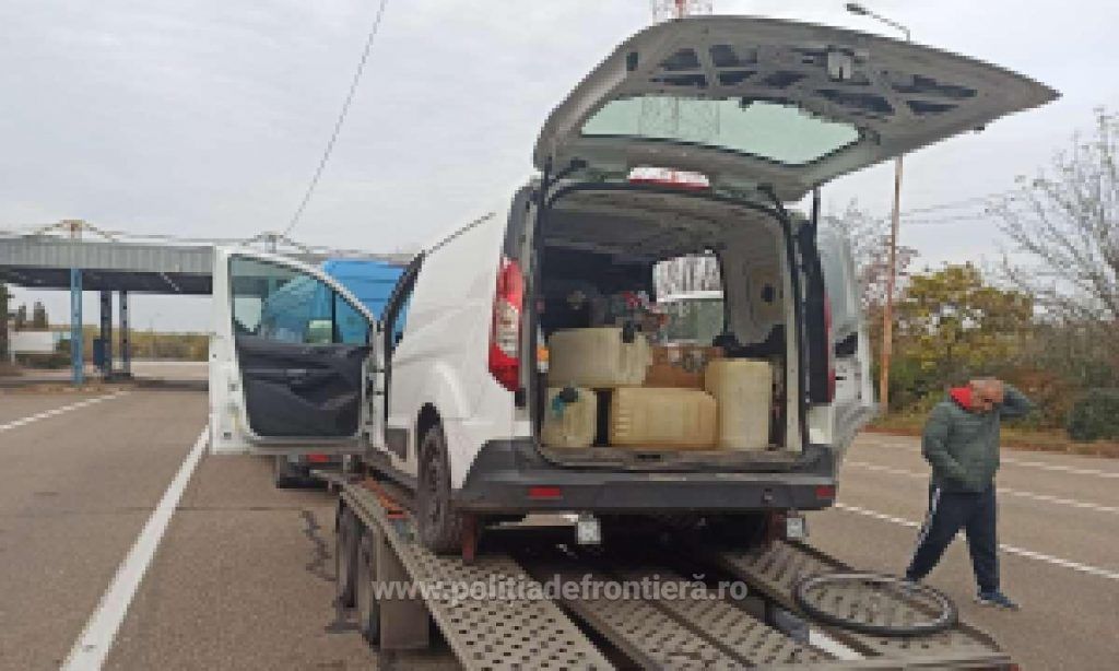 На границе с Румынией в микроавтобусе гражданина Молдовы нашли патроны