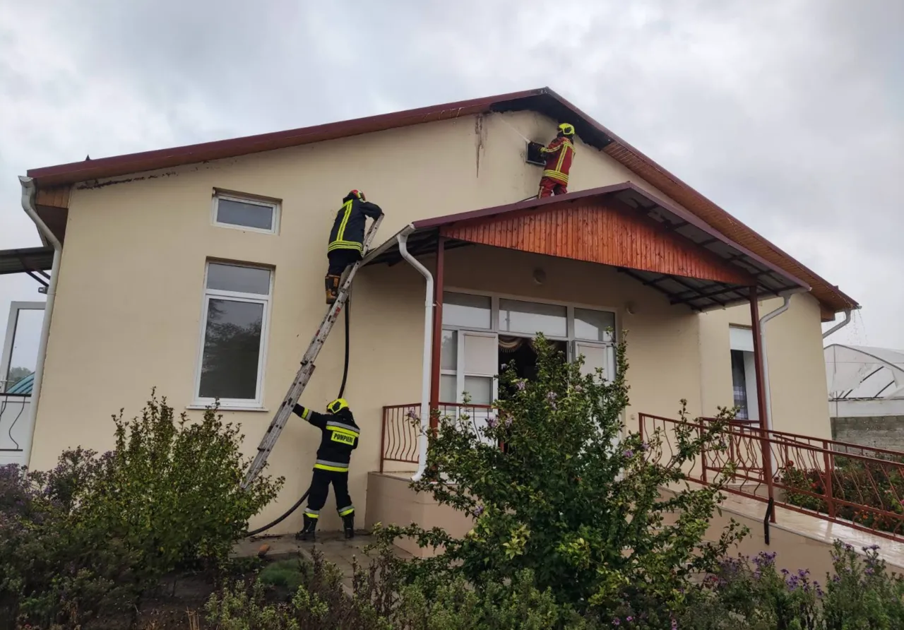 Incendiu la un azil de bătrâni din satul Căprești