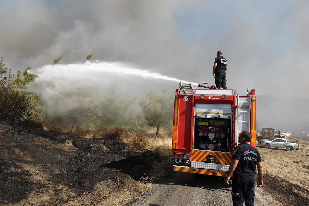Incendiile forestiere din Turcia continuă: Locuitorii a cinci sate, evacuați