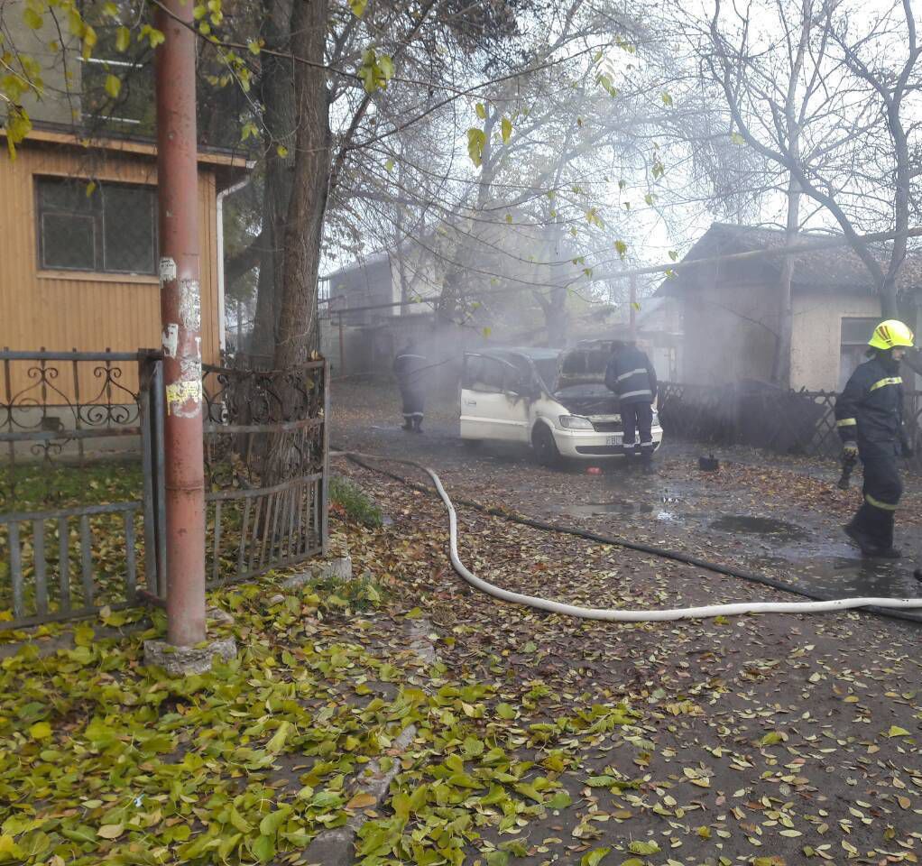 В Бельцах в районе консульства Румынии сгорел автомобиль