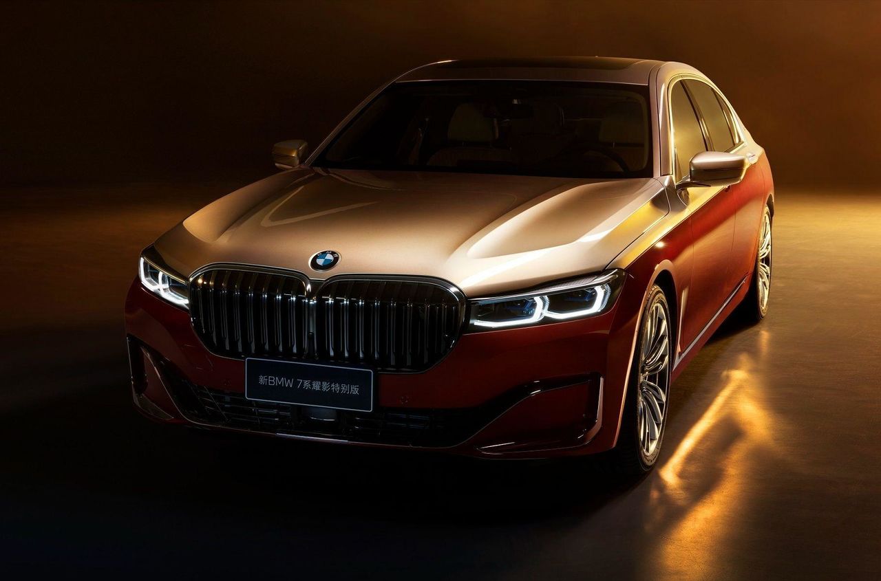У BMW 7 серии появилась роскошная двухцветная версия