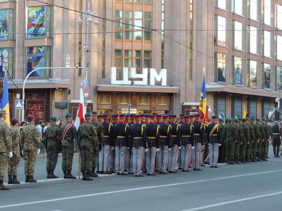 Молдавские военнослужащие приняли участие в репетиции парада в Киеве