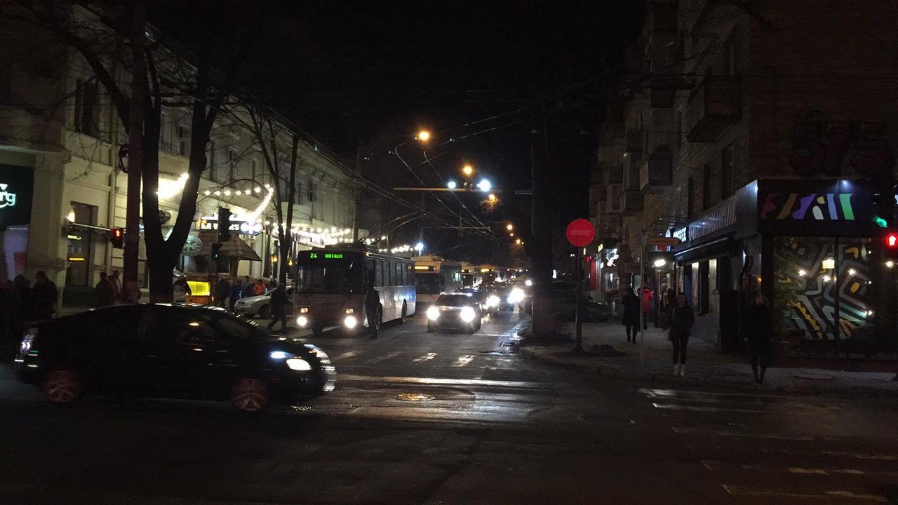 Авария в центре столицы заблокировала на время дорожное движение