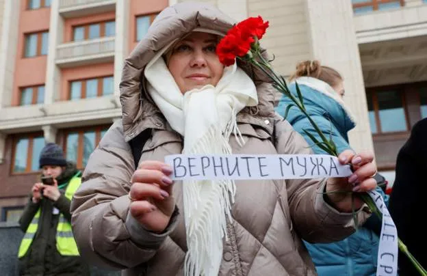 На акции жён мобилизованных в Москве задержаны десятки человек